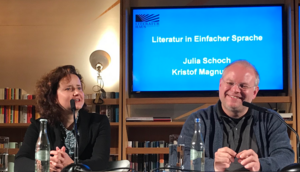 Foto zeigt Julia Schoch und Kristof Magnusson bei der Lesung im Literaturhaus
